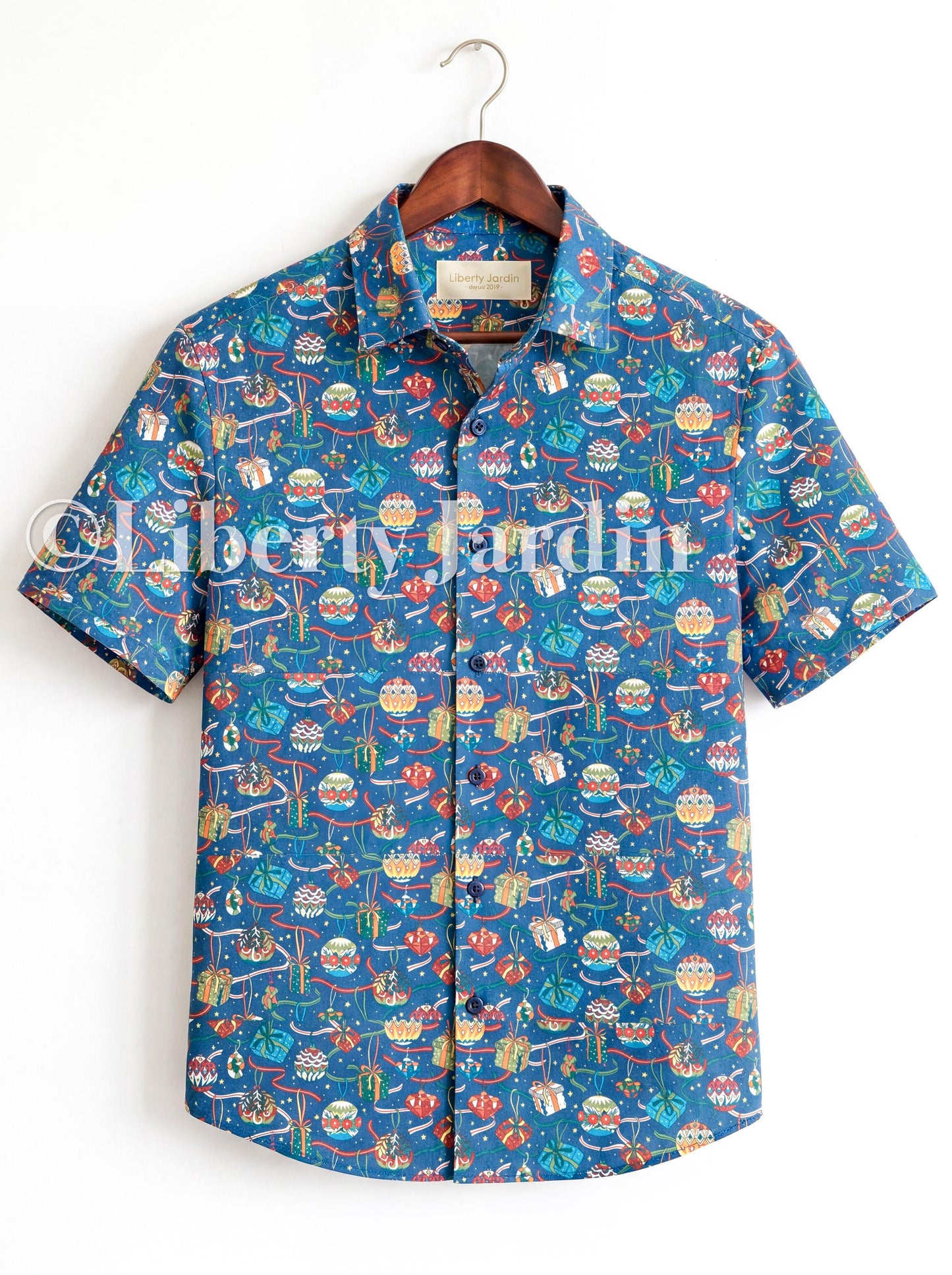 CHRISTMAS Liberty London Button-Up Shirt, Tailoring Customised Chemise, Personalised Sustainable Clothing, Short-sleeved Collared Top