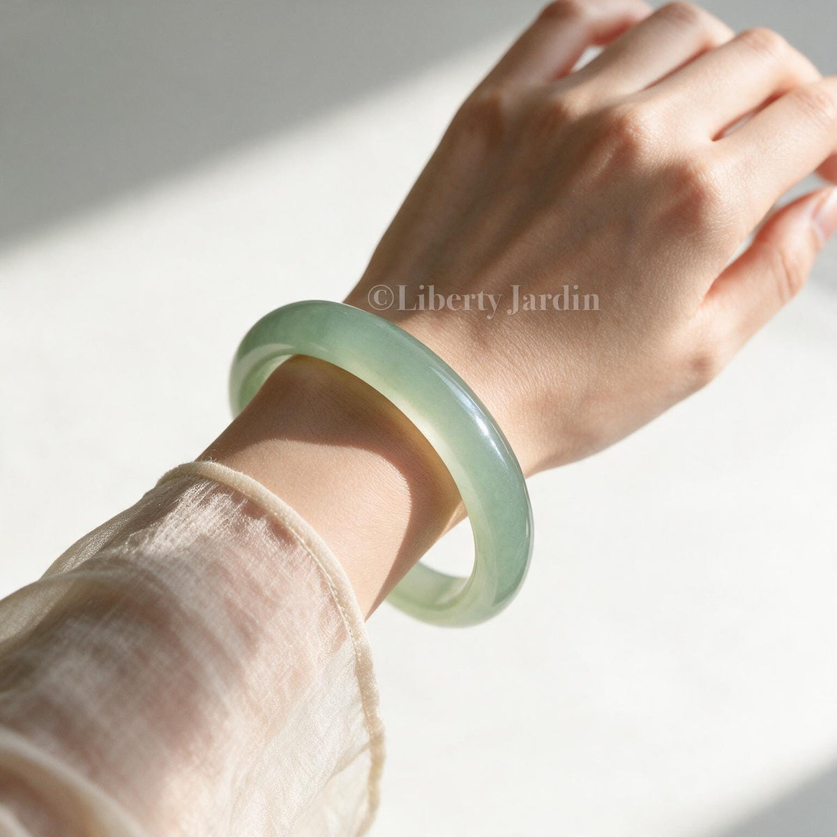Natural Aventurine Quartz Bangle, Green Quartzite Bracelet, Certified Non-treated Gemstone, Effortless Jewellery, Sustainable Accessories