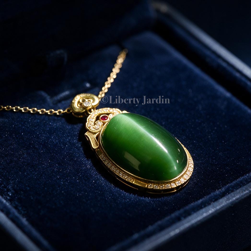 Solid 18K-Gold Cat-Eye Pendant Necklace, Certified Russian Natural Nephrite Cabochon, Fluorescence Heirloom Statement Jewellery