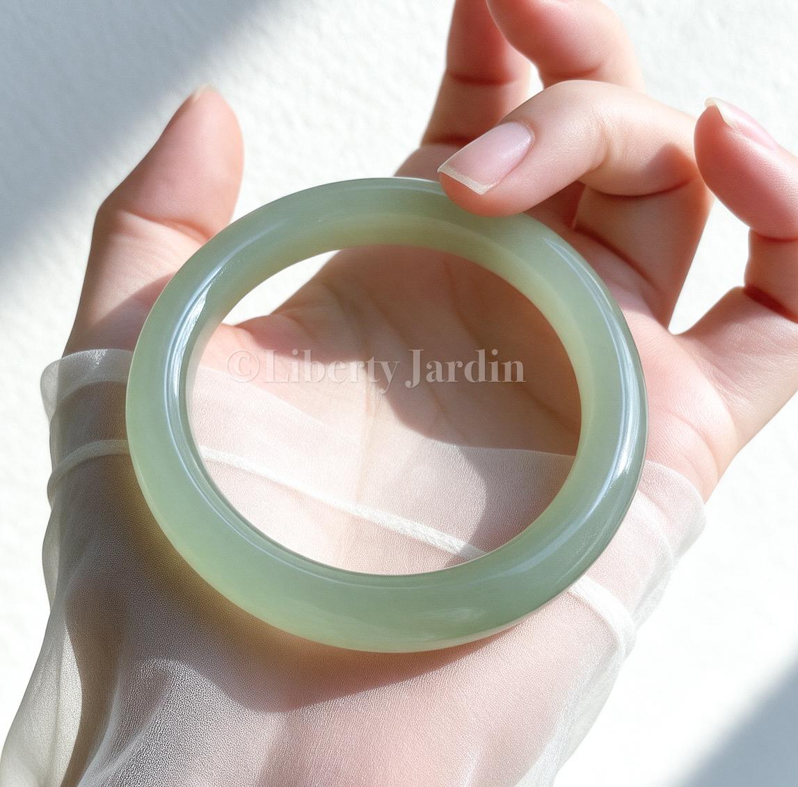 Natural Aventurine Quartz Bangle, Green Quartzite Bracelet, Certified Non-treated Gemstone, Effortless Jewellery, Sustainable Accessories