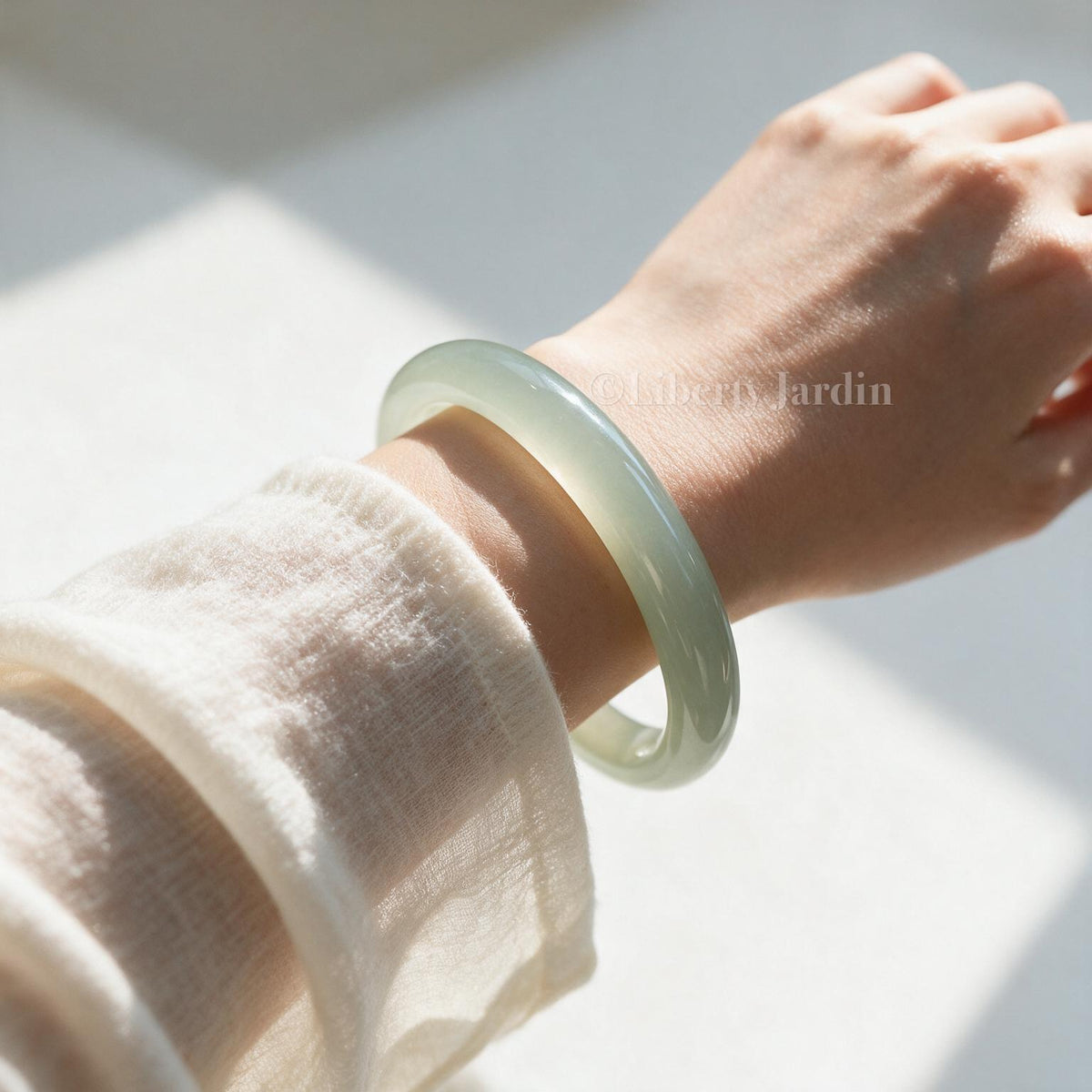 Natural Aventurine Quartz Bangle, Green Quartzite Bracelet, Certified Non-treated Gemstone, Effortless Jewellery, Sustainable Accessories