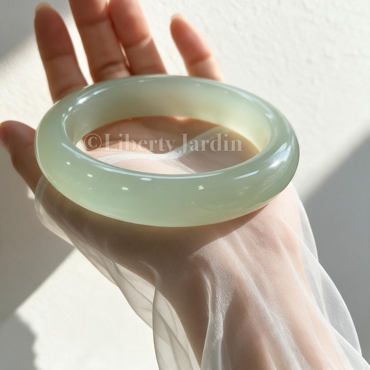 Natural Aventurine Quartz Bangle, Green Quartzite Bracelet, Certified Non-treated Gemstone, Effortless Jewellery, Sustainable Accessories