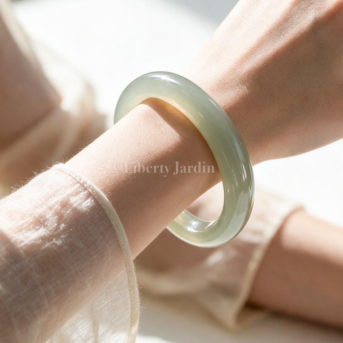 Natural Aventurine Quartz Bangle, Green Quartzite Bracelet, Certified Non-treated Gemstone, Effortless Jewellery, Sustainable Accessories