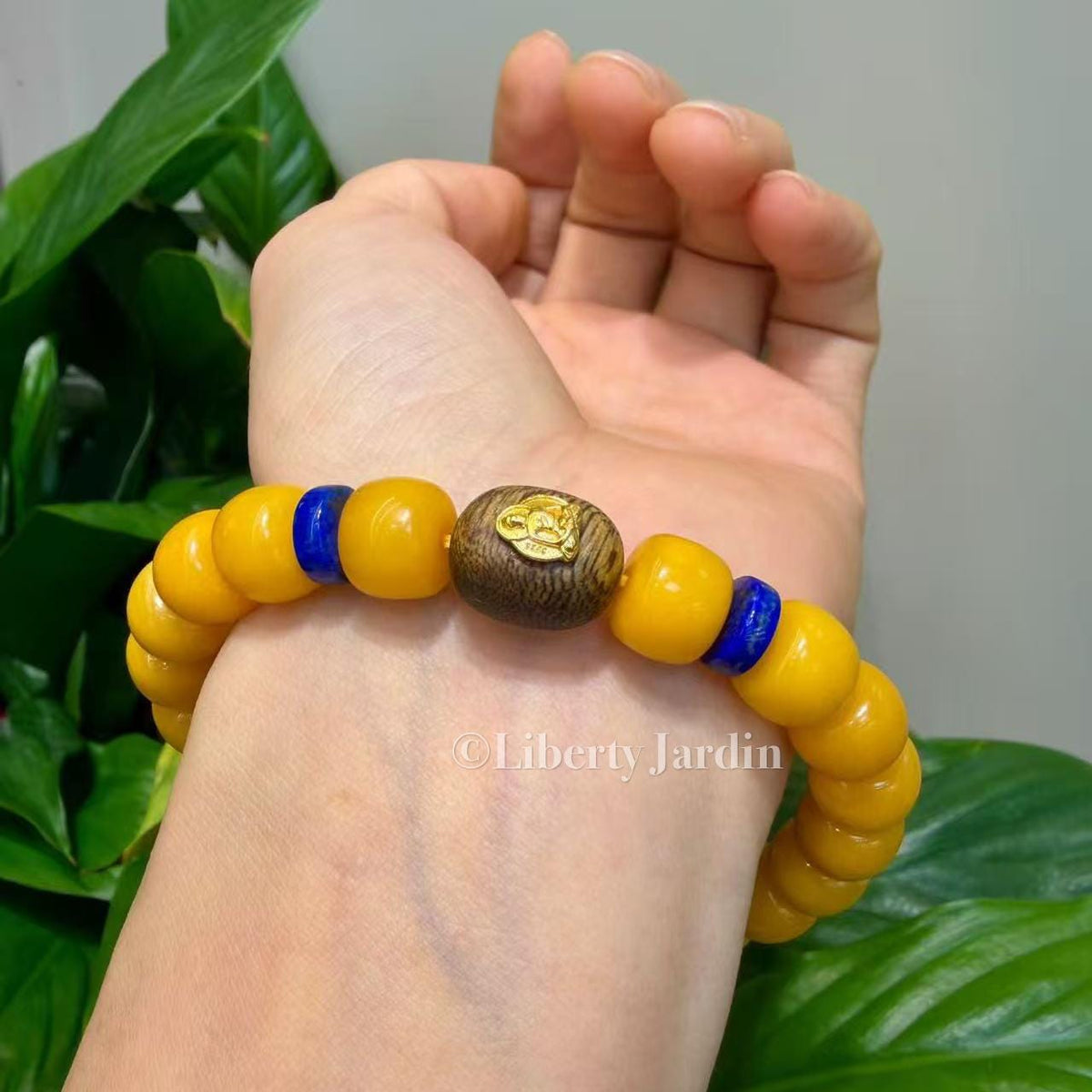 10mm Amber Baltic Bracelet, Natural Russian Honey Beeswax Armband, Lapis Lazuli Beaded Handmade Jewellery