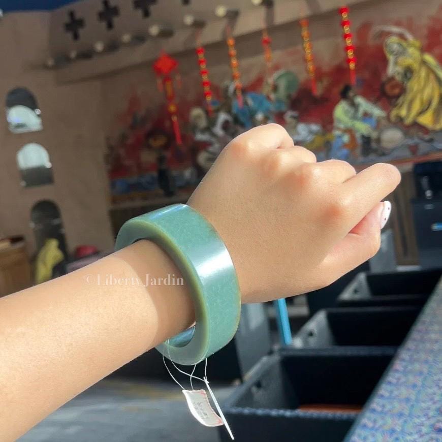 58mm Seed Jade Bangle, River-Pebbles Nephrite Statement Armband, Untreated Gemstone, Neutral-Gender Jewels, Distinctive Collectible