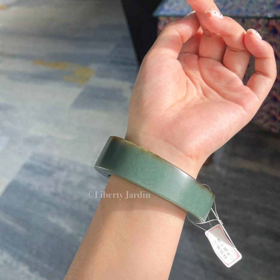 58mm Seed Jade Bangle, River-Pebbles Nephrite Statement Armband, Untreated Gemstone, Neutral-Gender Jewels, Distinctive Collectible